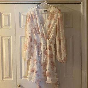 City chic floral mini dress